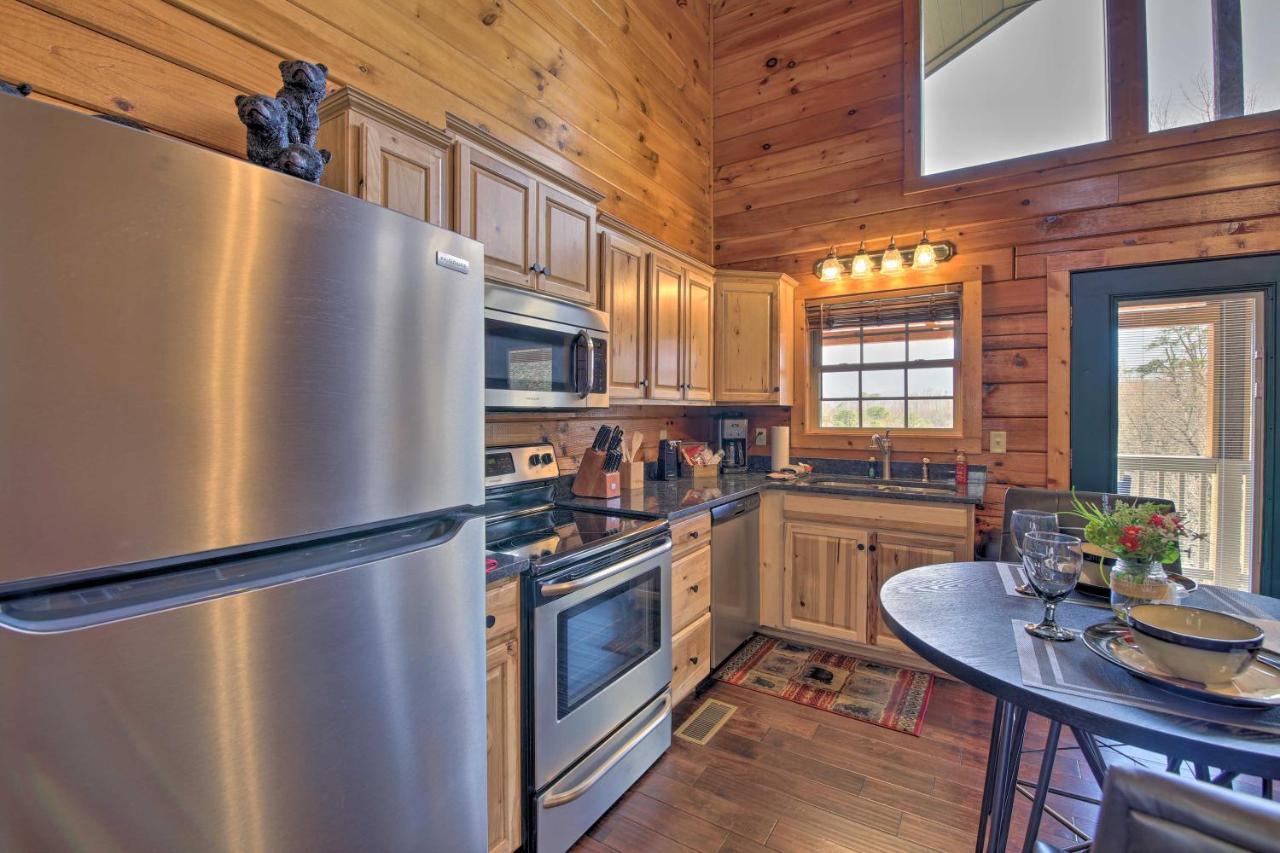 Gatlinburg Cabin With Pool Table And Hot Tub! Ngoại thất bức ảnh